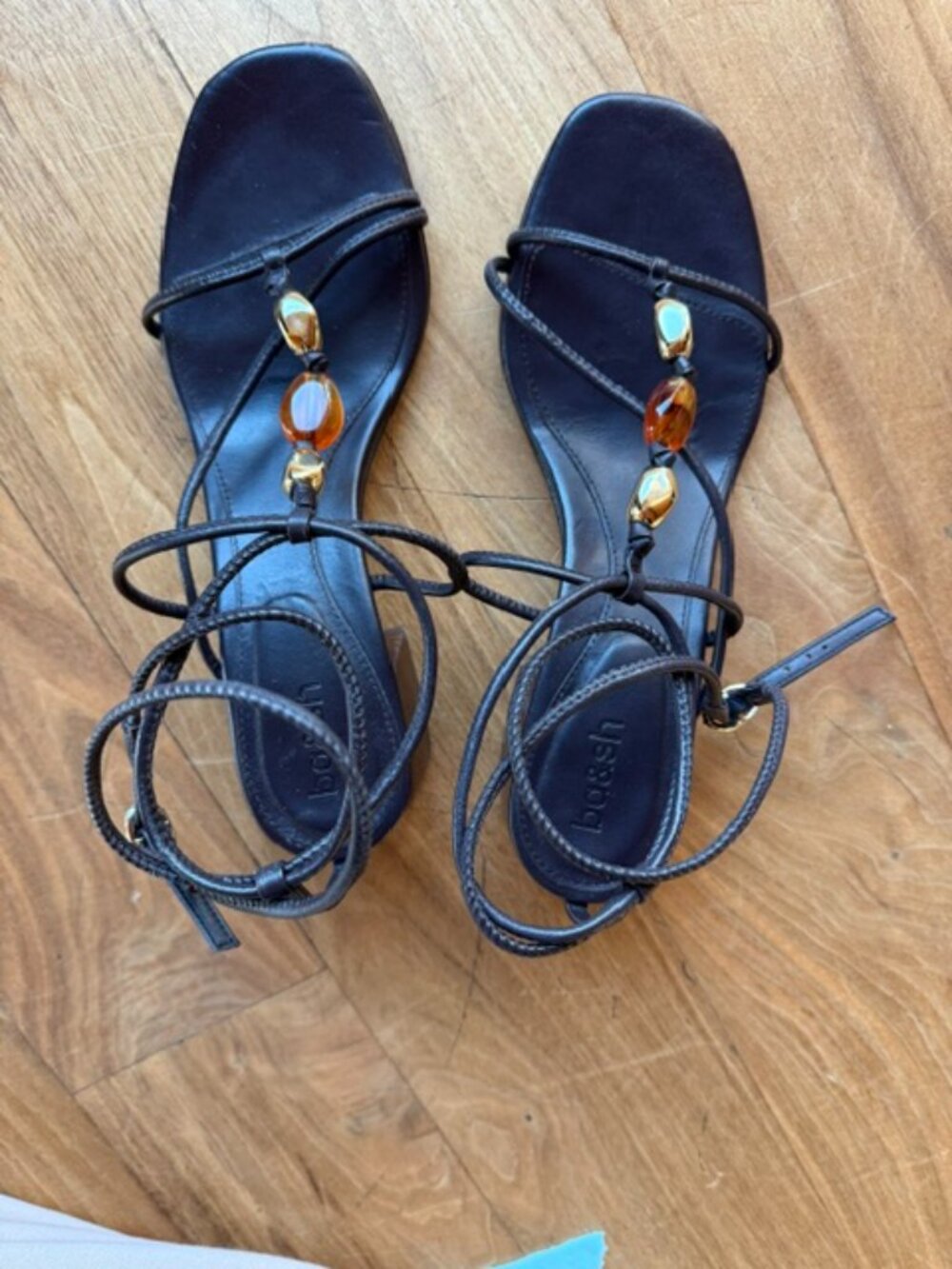 Caya Heeled Leather Sandals - Picture 14 of 14